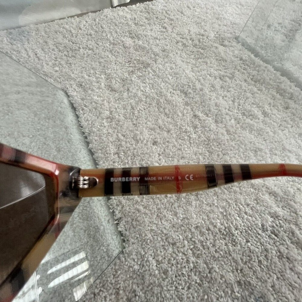🎈BURBERRY PRINT LADIES NEW NEVER WORN CAT EYE SUNGLASSES W/ CASE - Picture 8 of 12